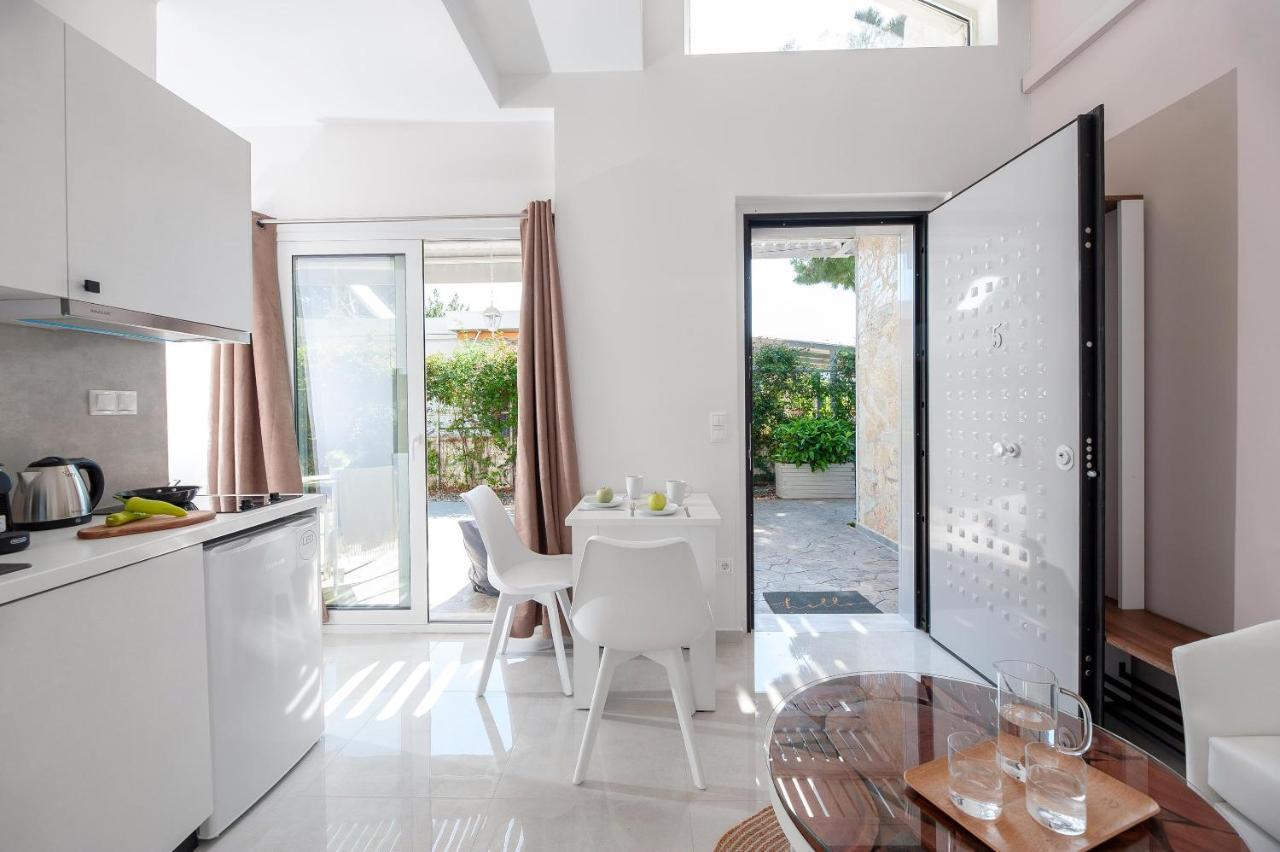 Alekos Luxury Suites Free 24H Transportation From - To Airport Artemida  Exteriér fotografie