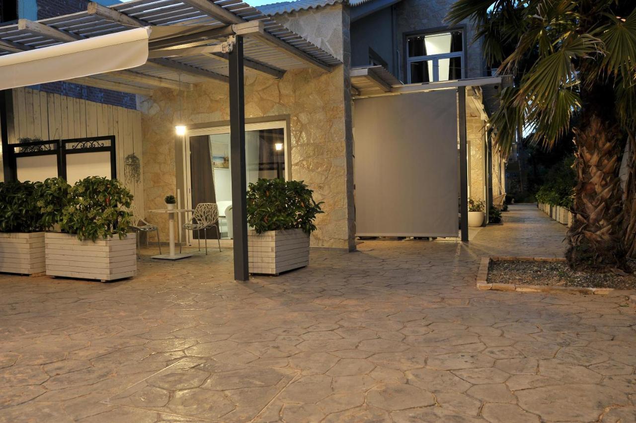 Alekos Luxury Suites Free 24H Transportation From - To Airport Artemida  Exteriér fotografie
