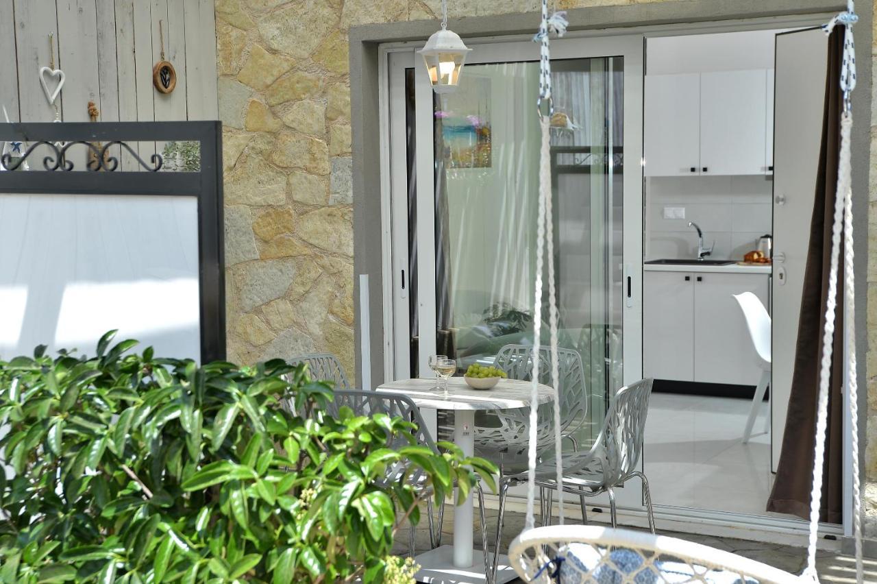Alekos Luxury Suites Free 24H Transportation From - To Airport Artemida  Exteriér fotografie